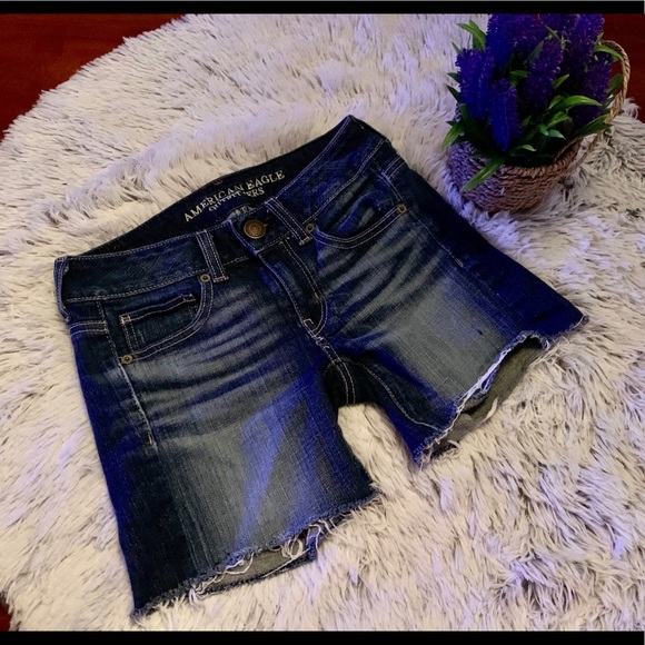 American Eagle Jean Short’s, Cutoff’s, Size 00 🌼 - Picture 2 of 9